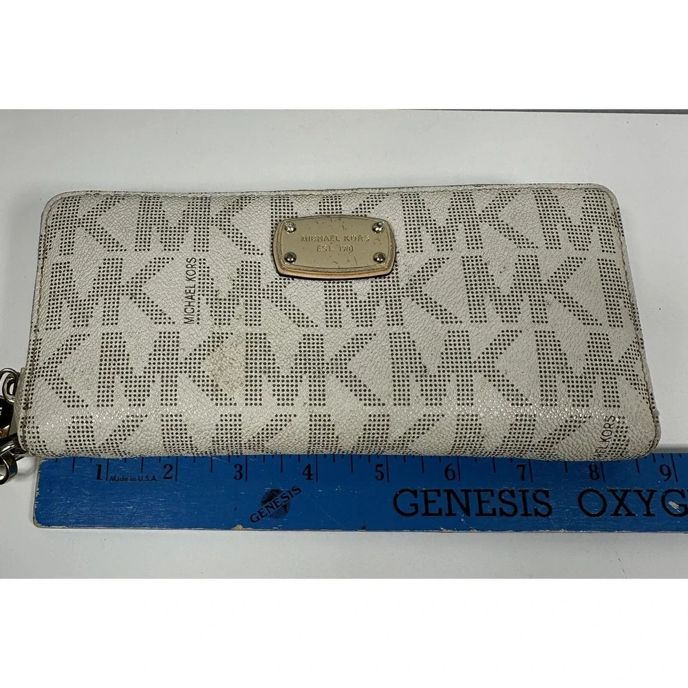 Auth MICHAEL KORS Wallet‎ MK Signature Vanilla Logo Plate